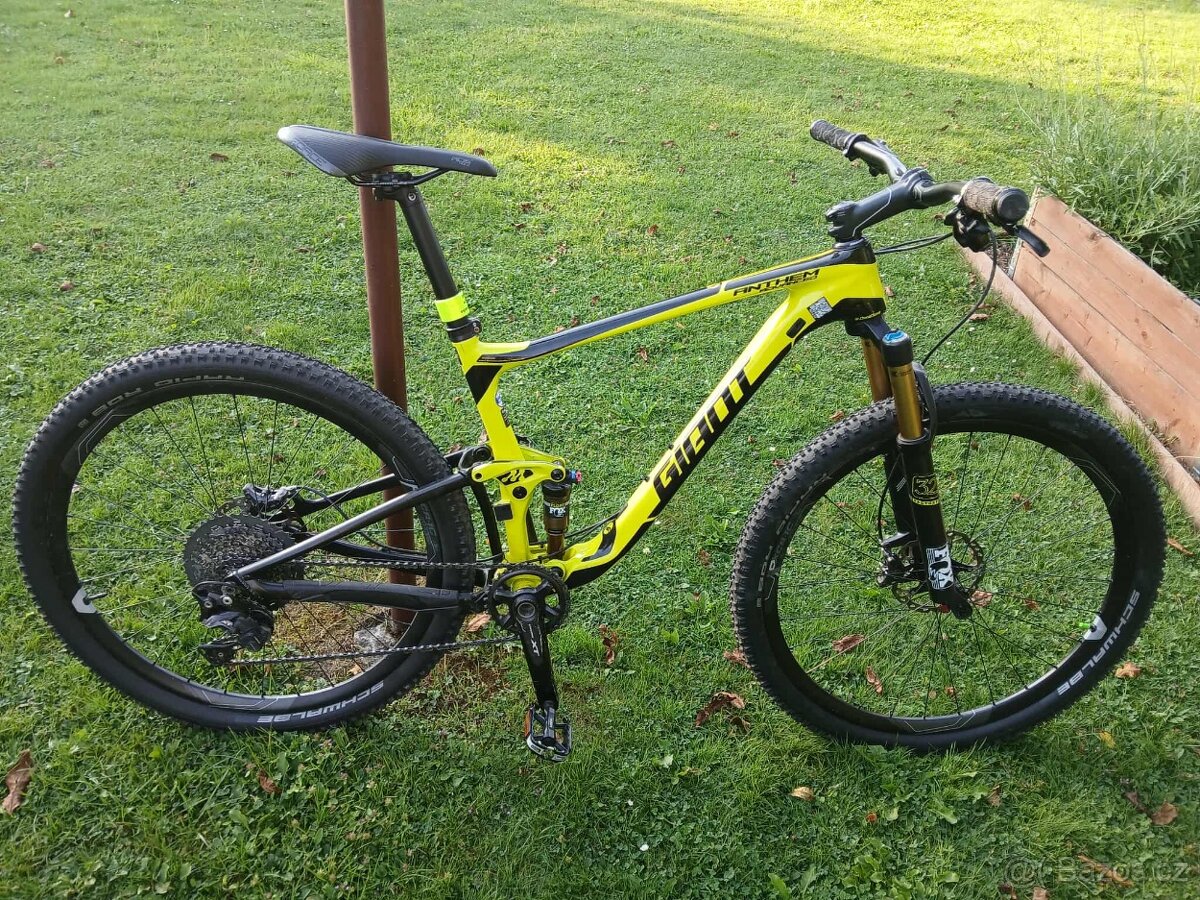 Karbonové kolo Giant Anthem Advanced 27,5