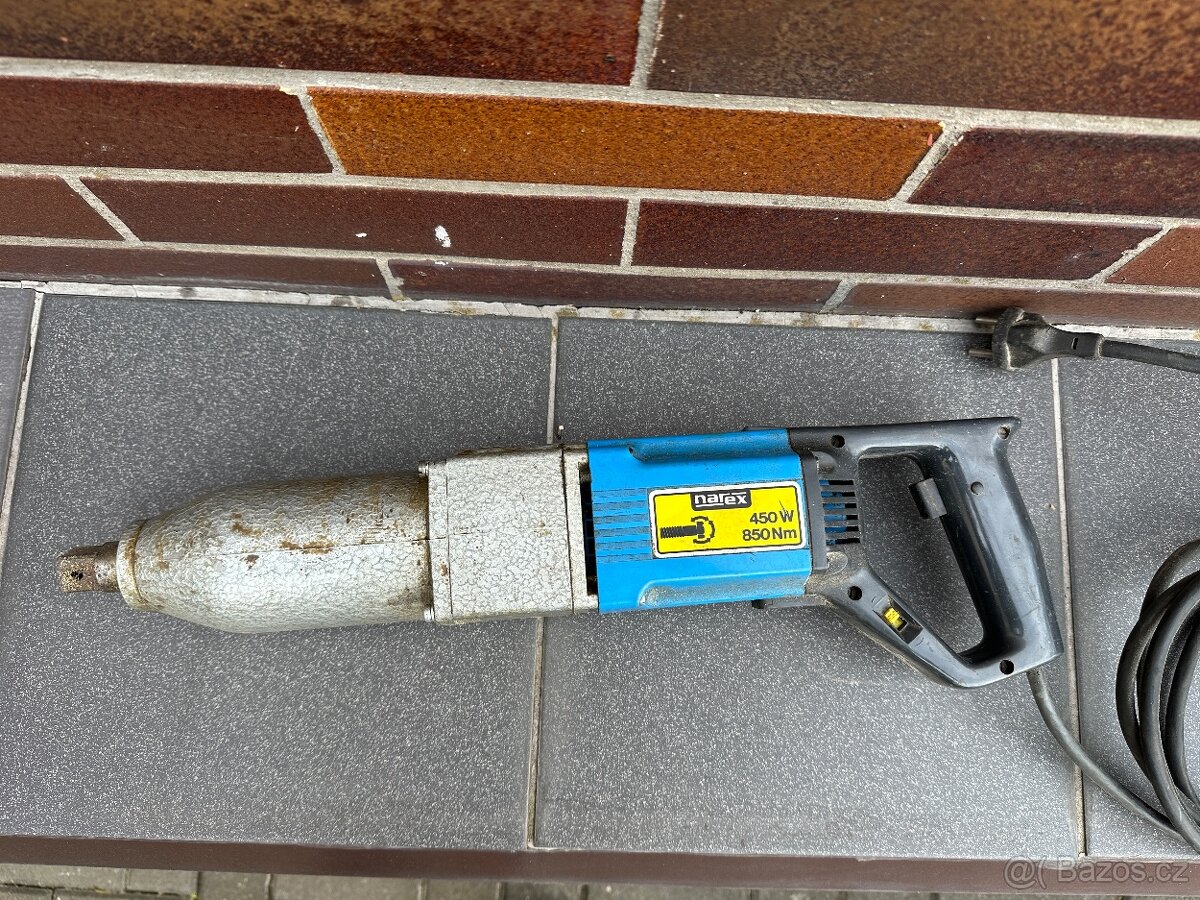 Narex ESR 30 - rázový utahovák