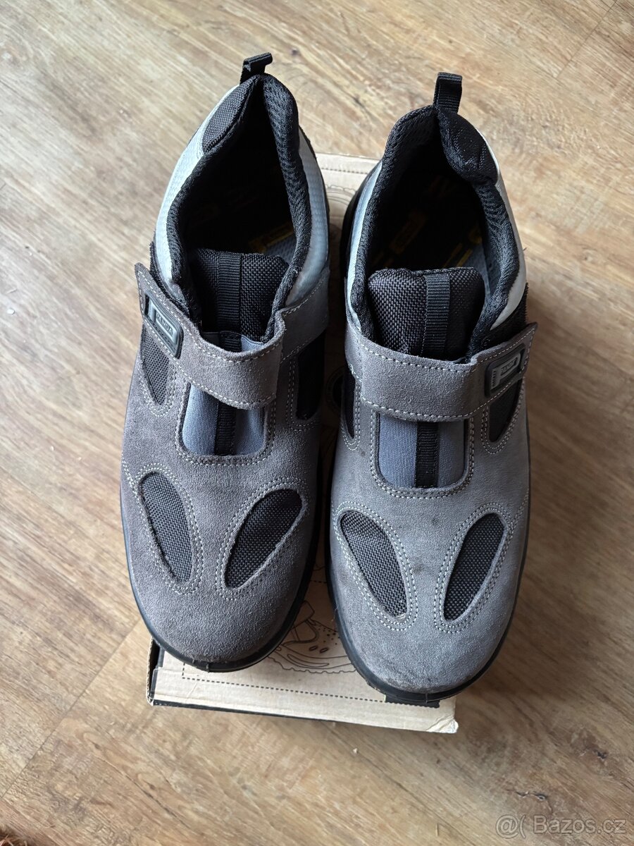 Pánská pracovní obuv Auge S1P vel 42