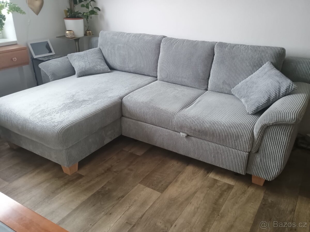 Šedá rohová rozkládací sedací souprava