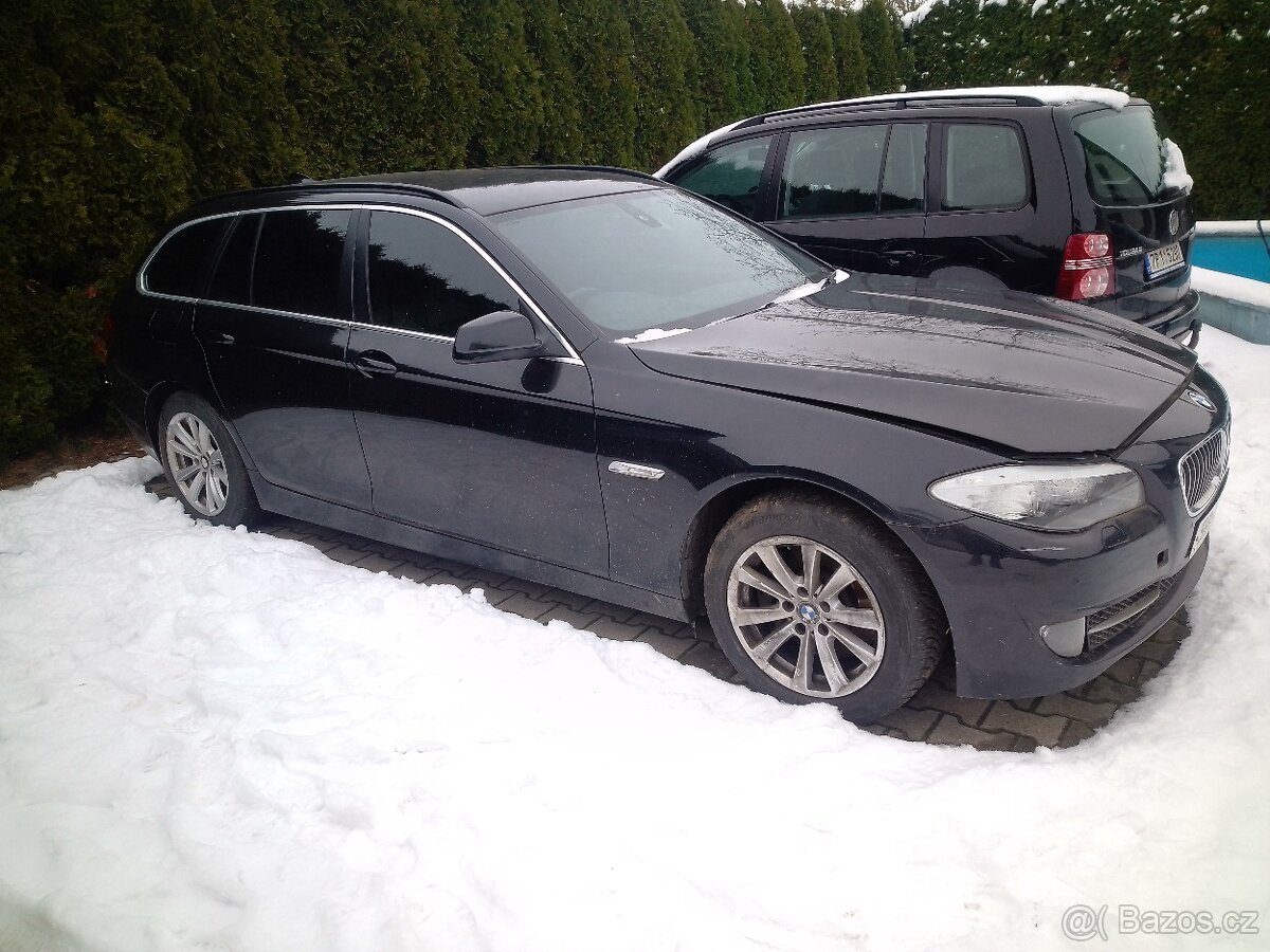 BMW F11 525D 150kw díly v barvě black sapphire