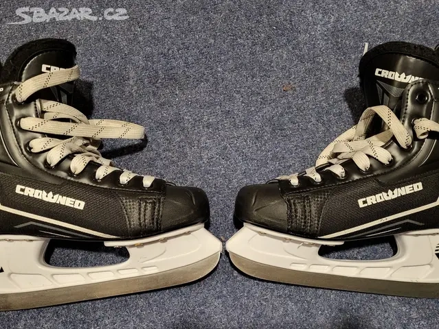 Lední brusle Crowned Attack 100