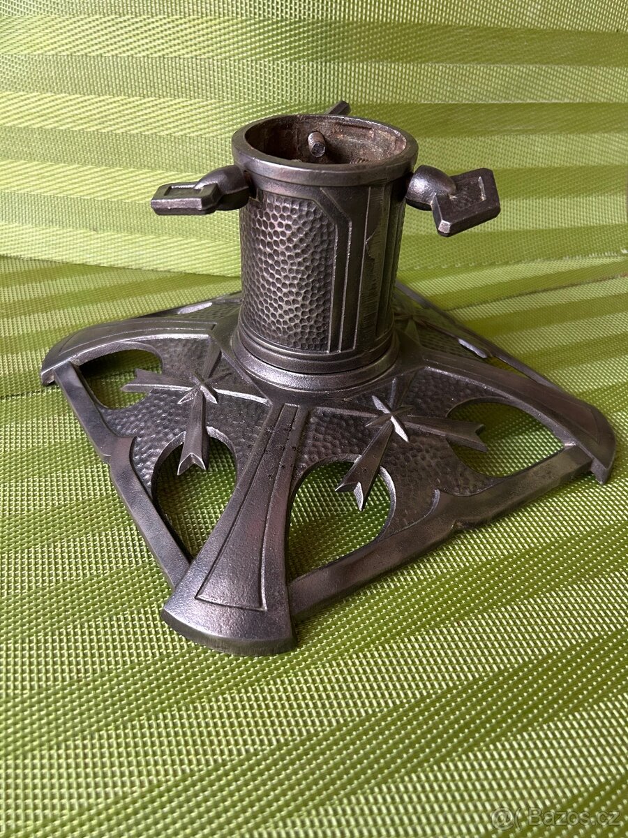 Stojánek na vánoční stromek