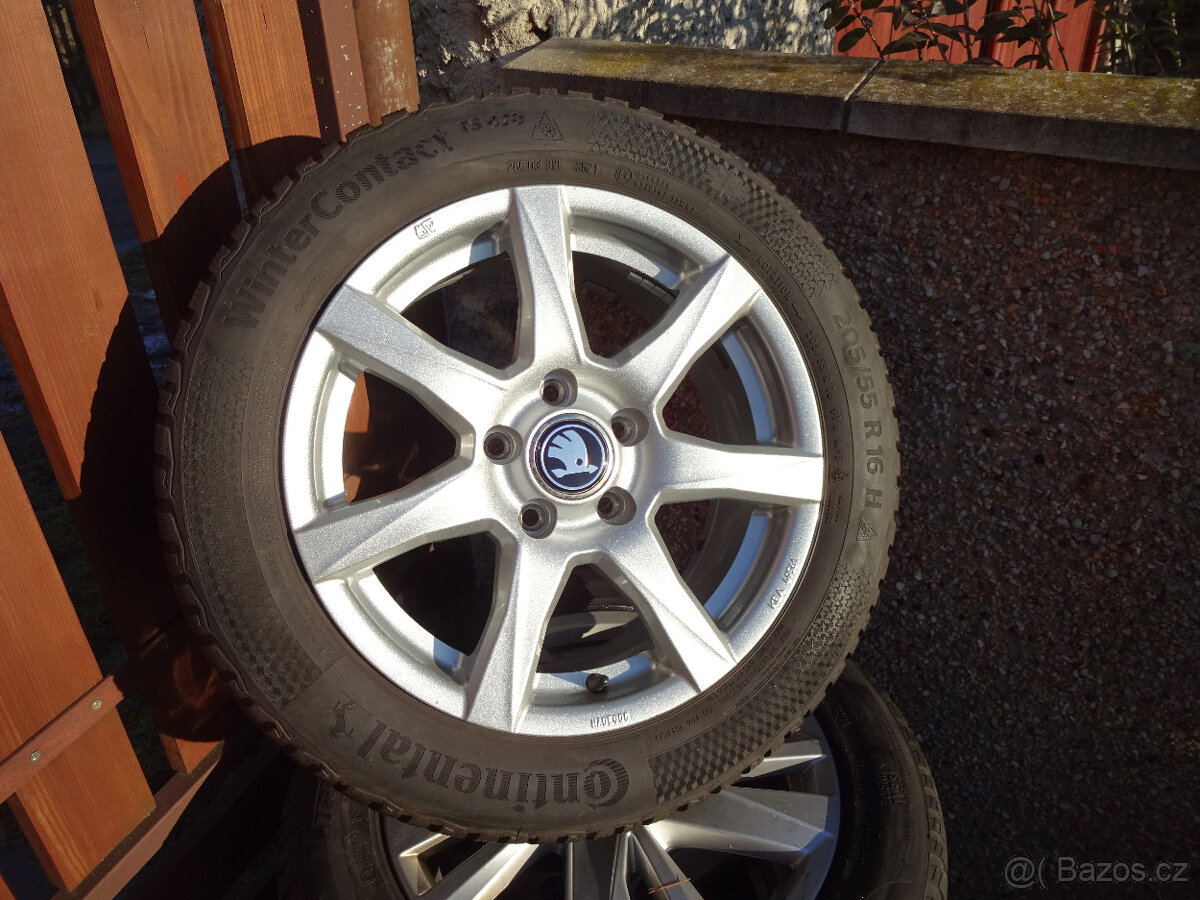 Octavia III, Golf, Touran - zánovní zimní alu 16" ET48