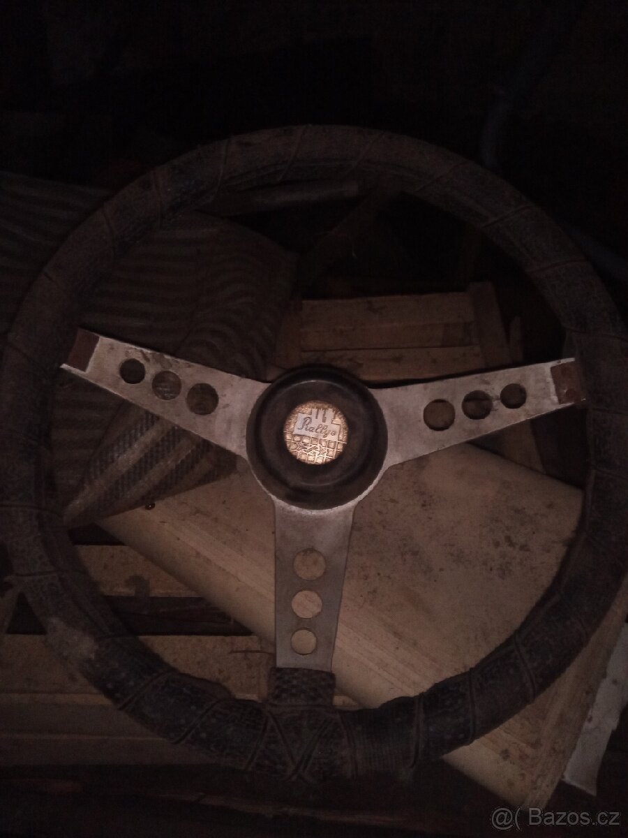 Prodám volant "Kolíňák" na Škoda 110R