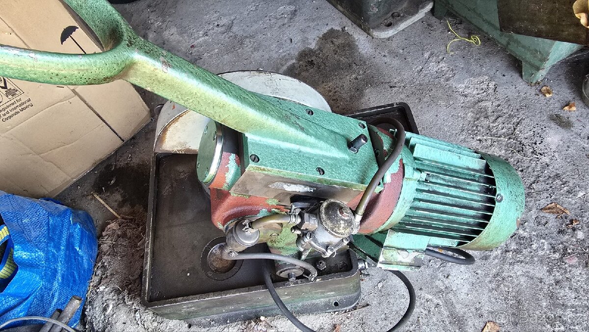 PKM 60 strojní pila