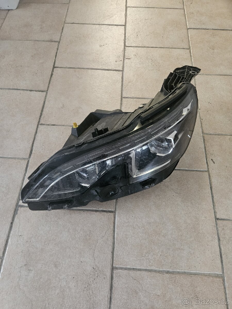 Peugeot 5008 led světlo.