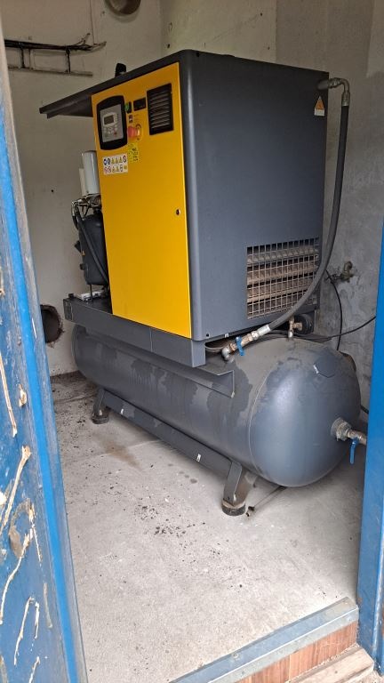 Šroubový kompresor Schneider