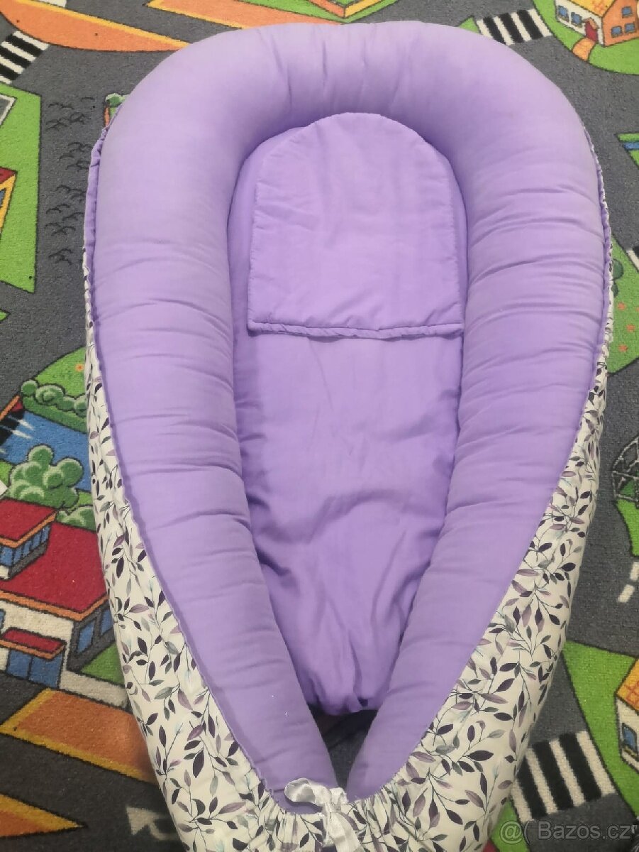 Hnizdecko se zavinovackou a mantinelem