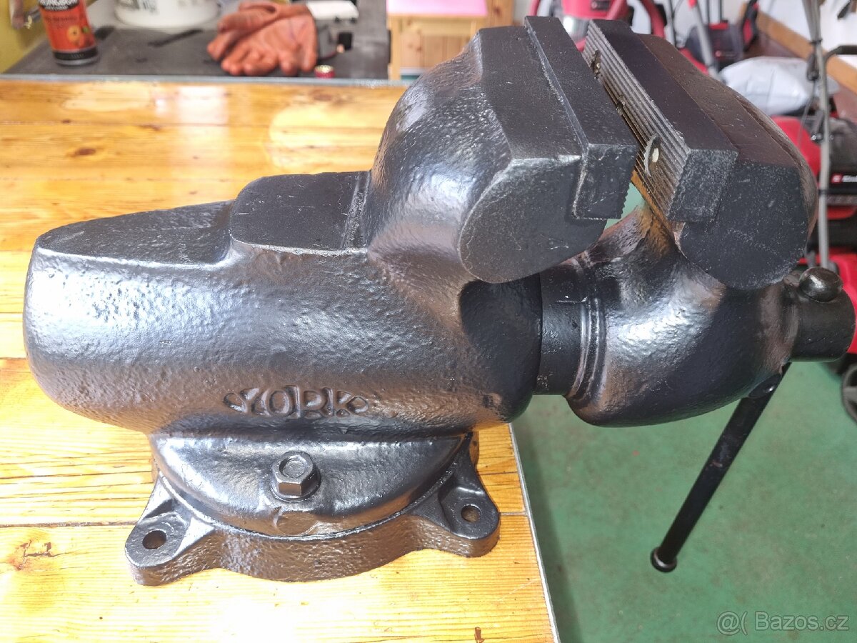 Prodám svěrák YORK 150.