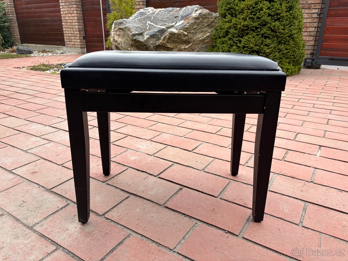 Klavírní stolička