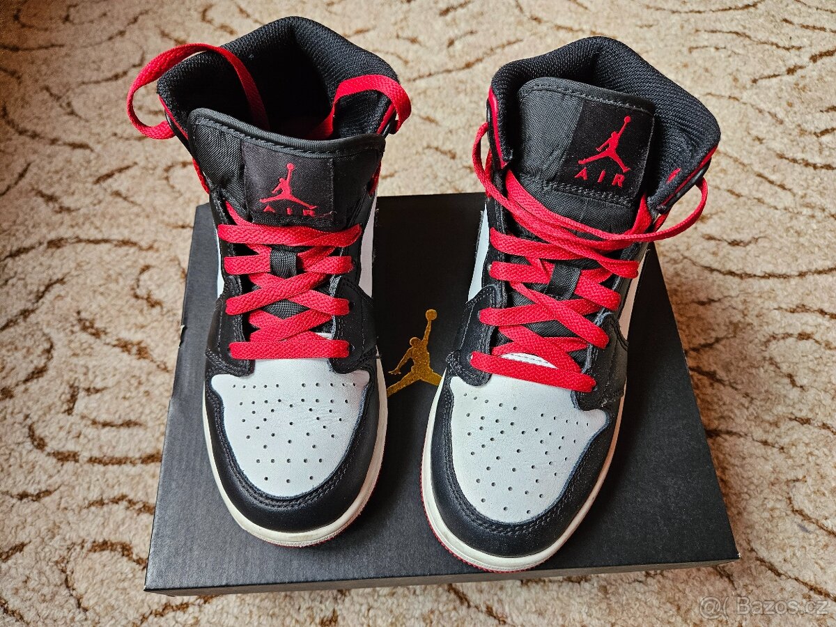 Nike Air Jordan 1 Mid