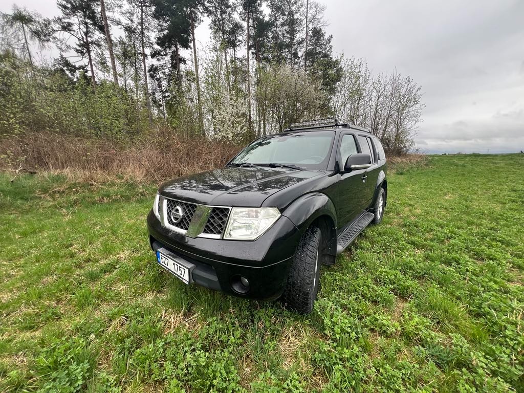 Nissan Pathfinder R51 2,5 DCi 4X4 126KW 7 Míst