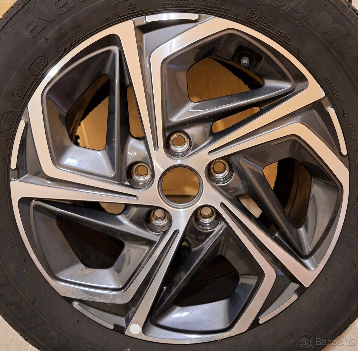 Prodám 16" Alu kola Hyundai 5x114,3 ET 50, 6,5Jx16