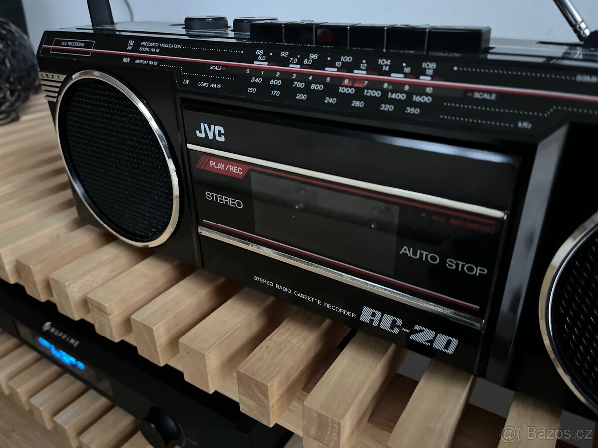 Radiomagnetofon JVC RC-20V