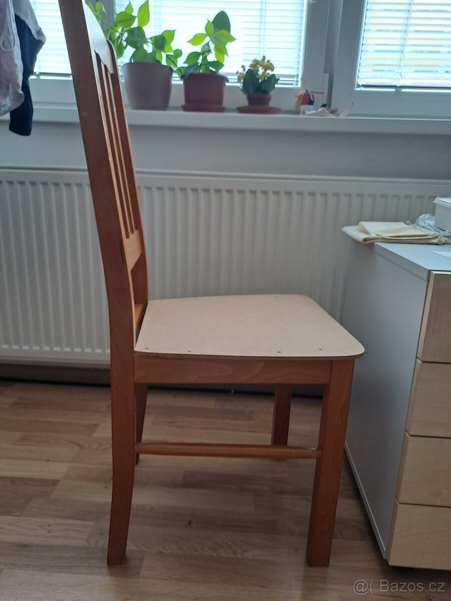 Stůl a 4 židle