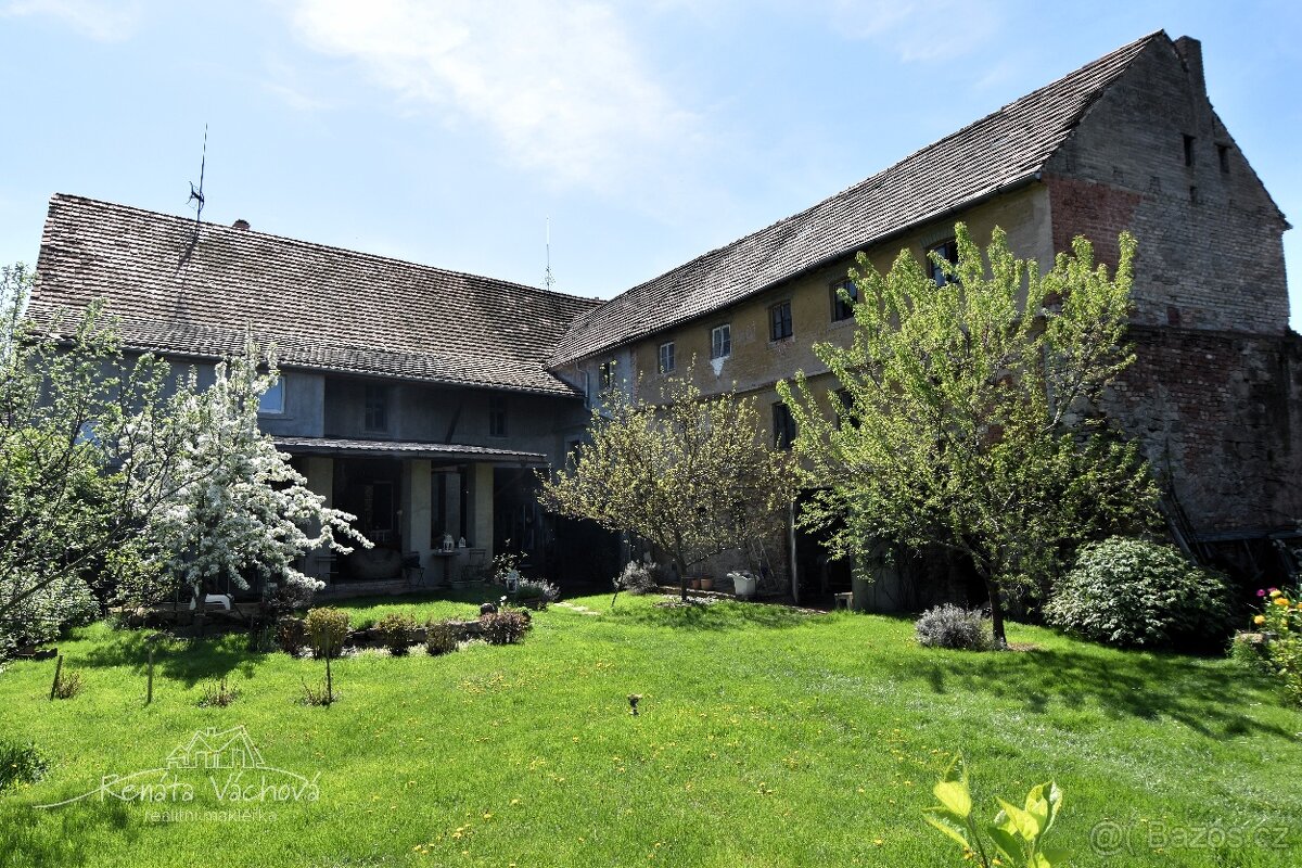 Prodej rodinný dům, pozemek 1600 m², Hořesedly