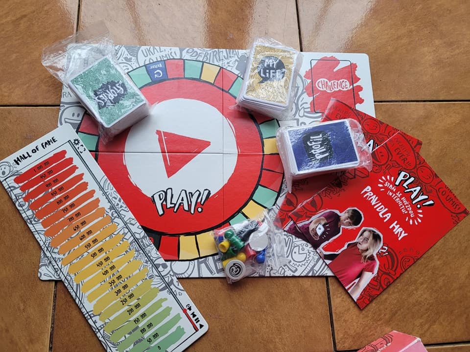 Play stolní hra