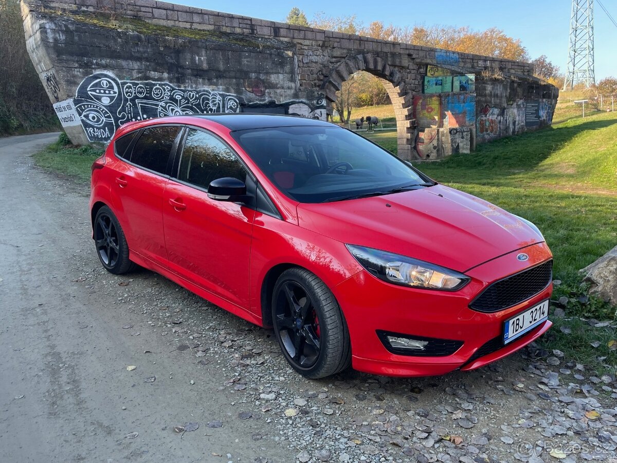 Ford Focus, Red & Black Edition, benzín, 92 kW, 91,5 tis. km