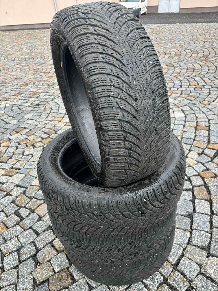 Nokian 235/50 R19 Zimní pneumatiky