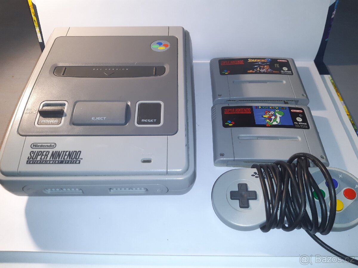 Nintendo SNES + 2 hry