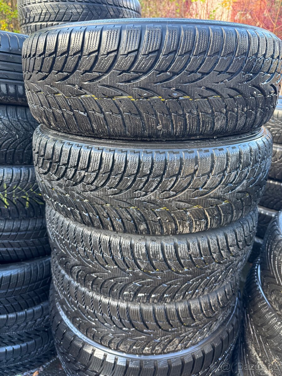 185/60R15 Nokian WR d3