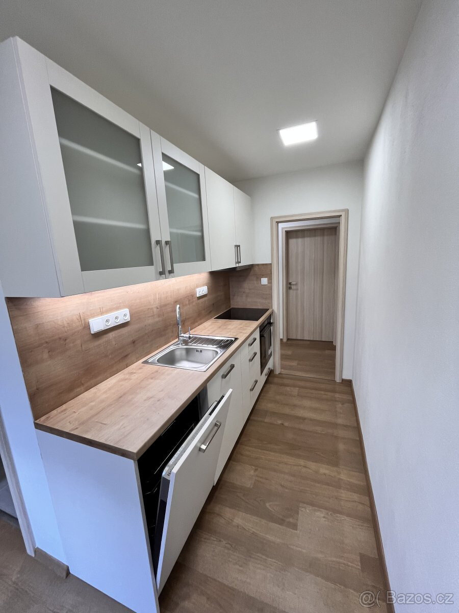 Pronájem bytu 3+1, Mišákova, Povel, 17 500 Kč/měs, 73 m2