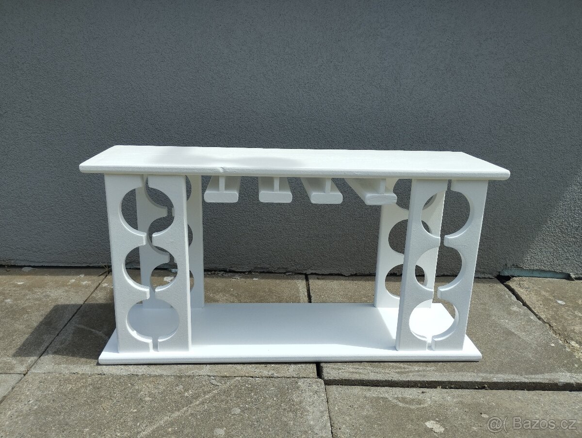 Stojan na víno a skleničky