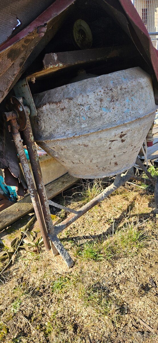 Stavební míchačka