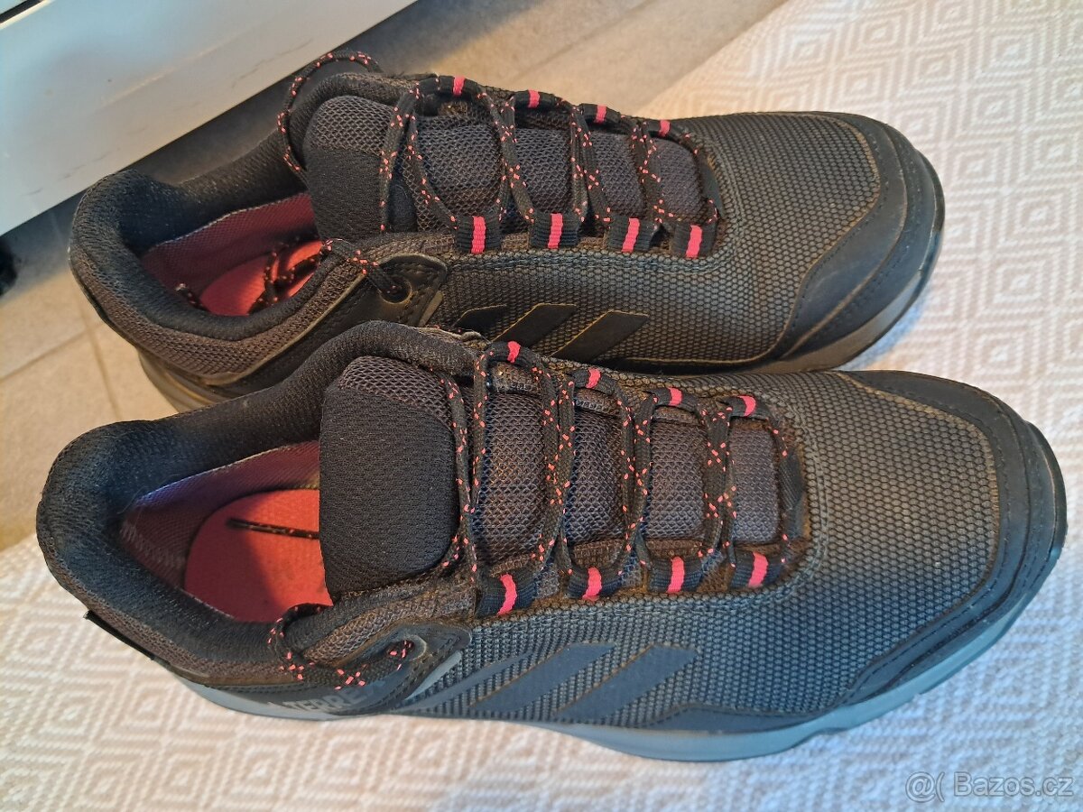 Tenisky Adidas 38 2/3