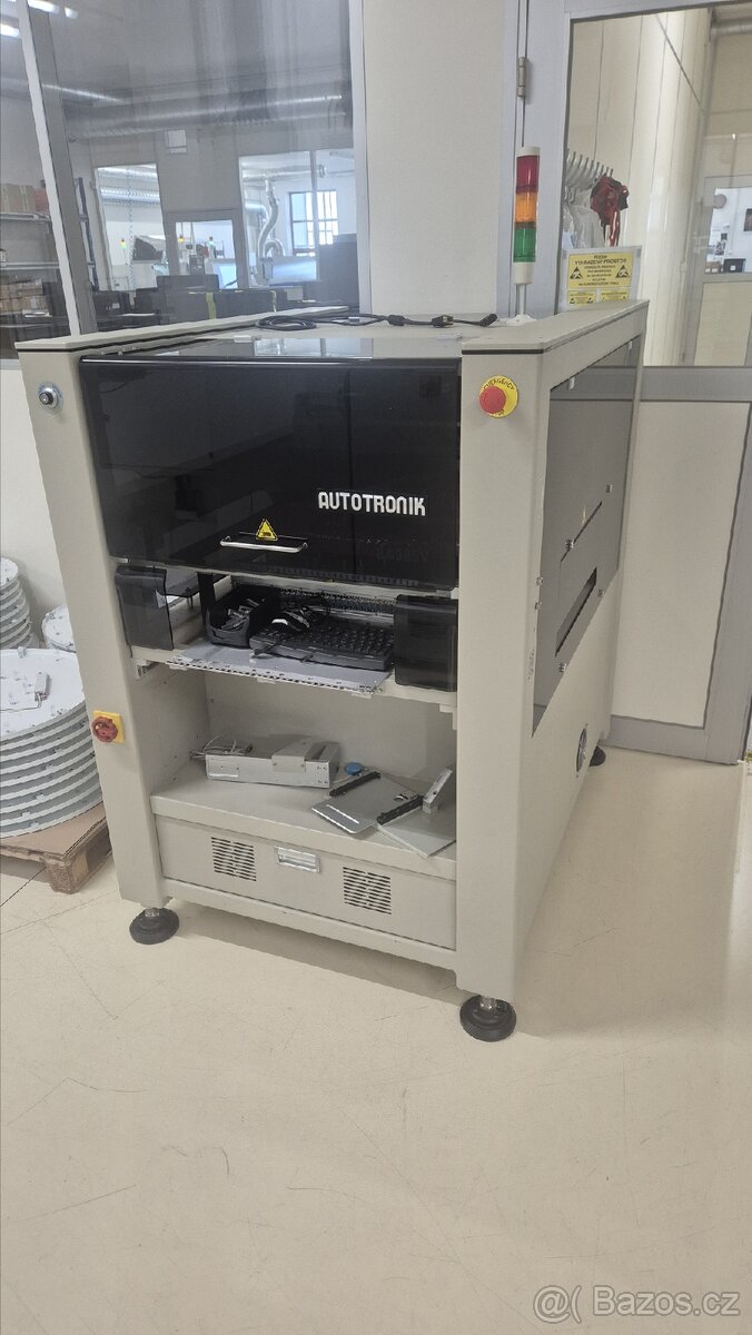 Osazovací SMT automat AUTOTRONIK