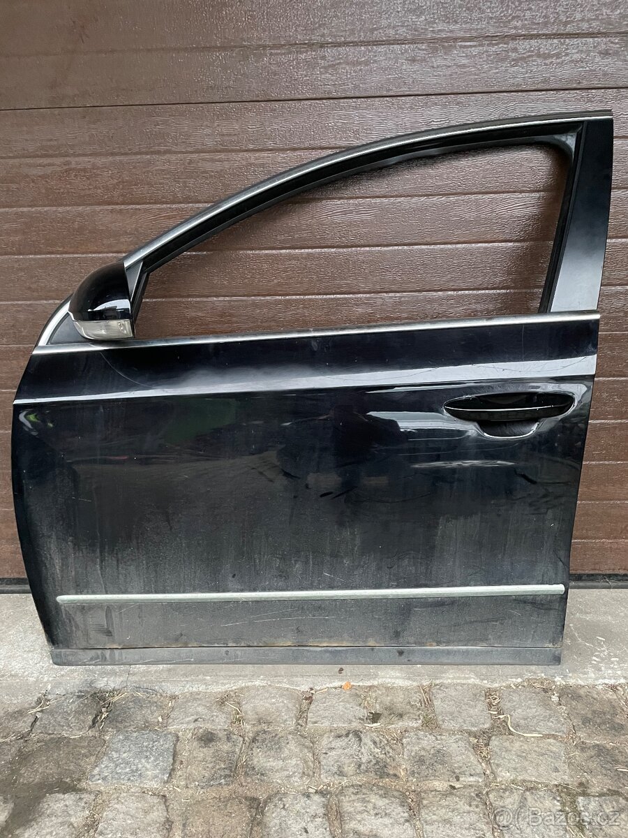 Levé přední dveře na Passat B6, kód barvy LC9X