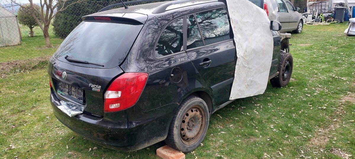 Škoda Fabia 2 combi rok 2009 náhradní díly