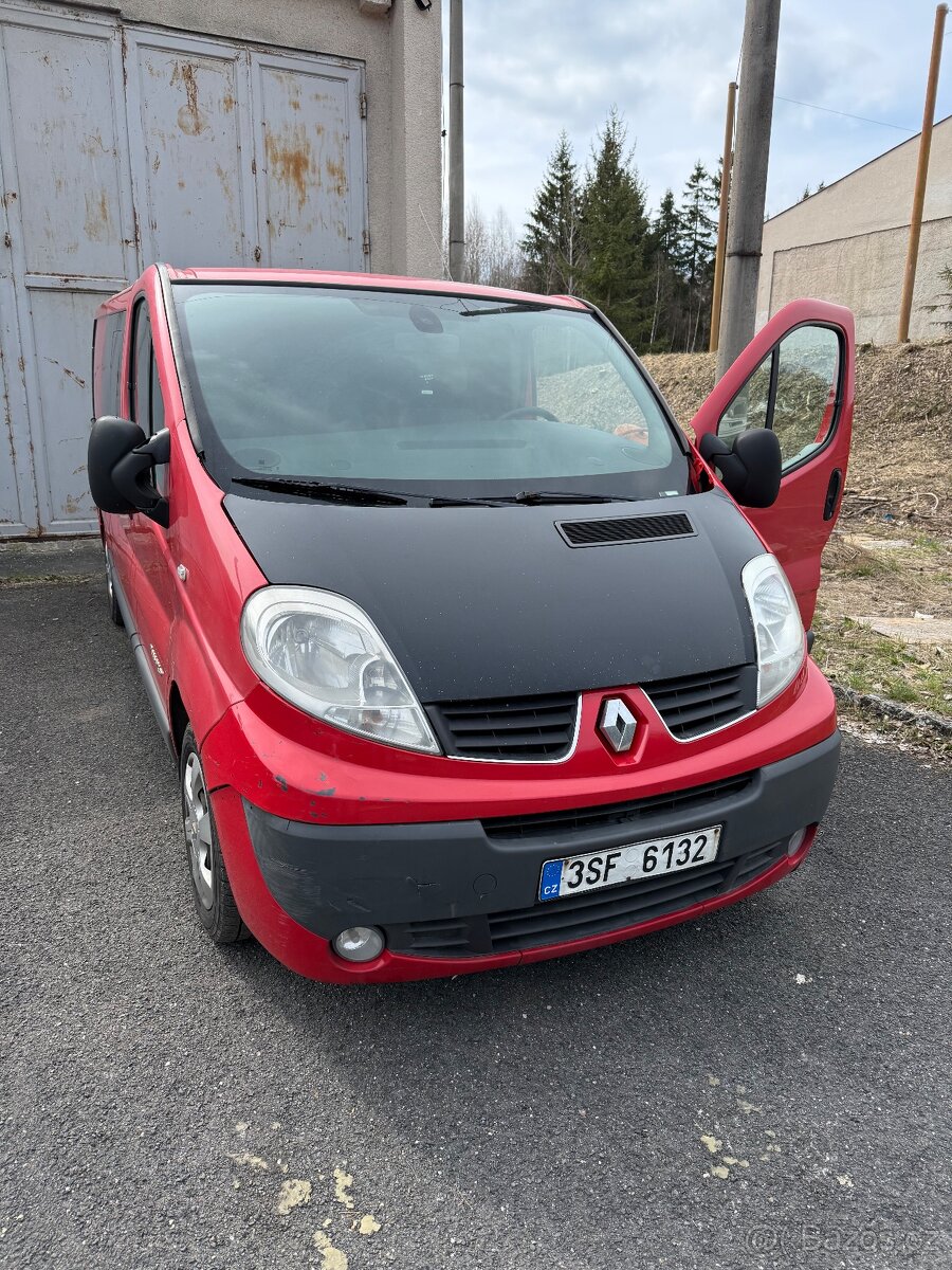 Renault Trafic passenger