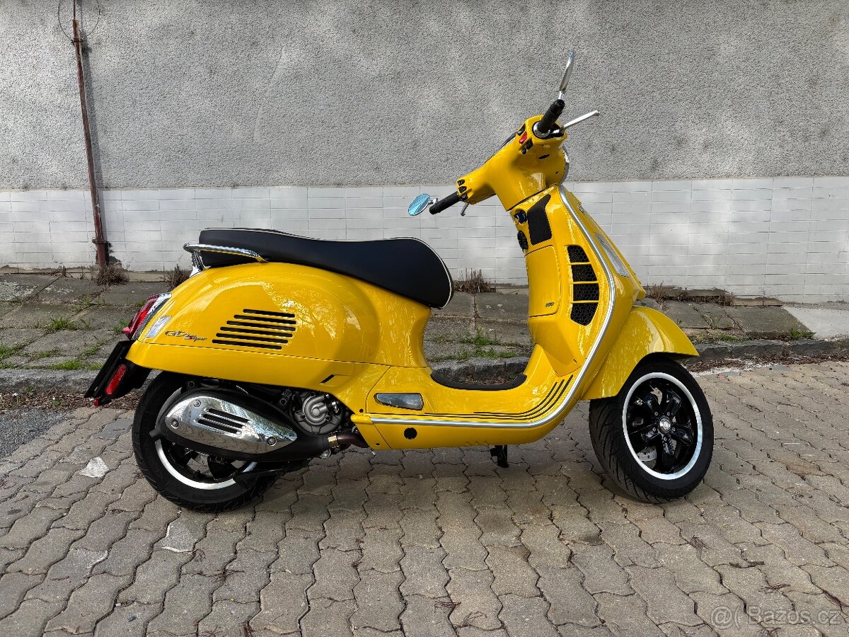 Vespa GST 300 Super - rezervace