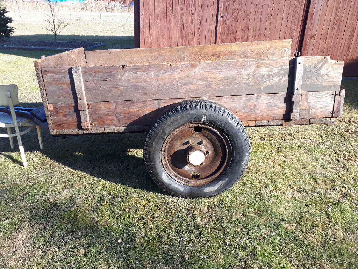 Vlečka, vlek, přívěs za malotraktor