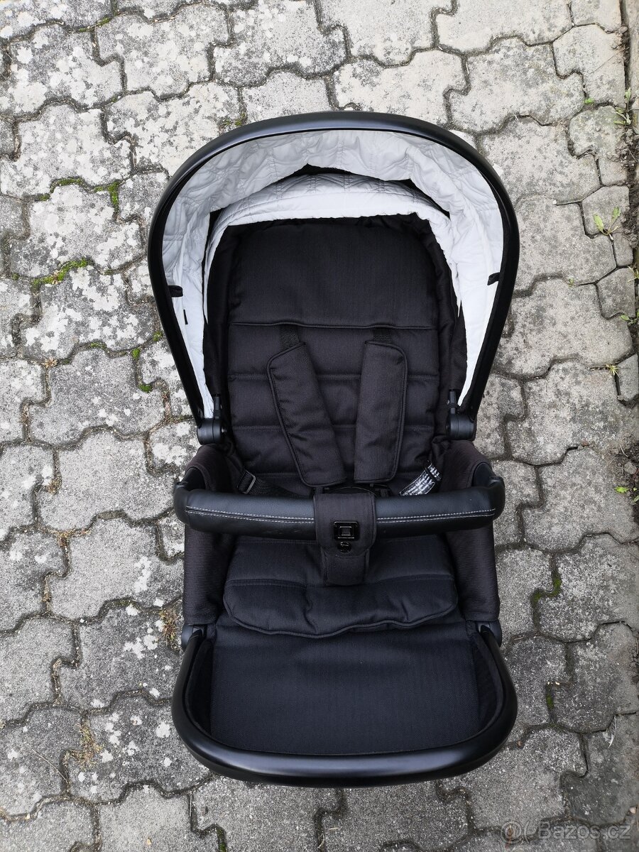 Sporťák - sedačka bez podvozku Moon Nuova black