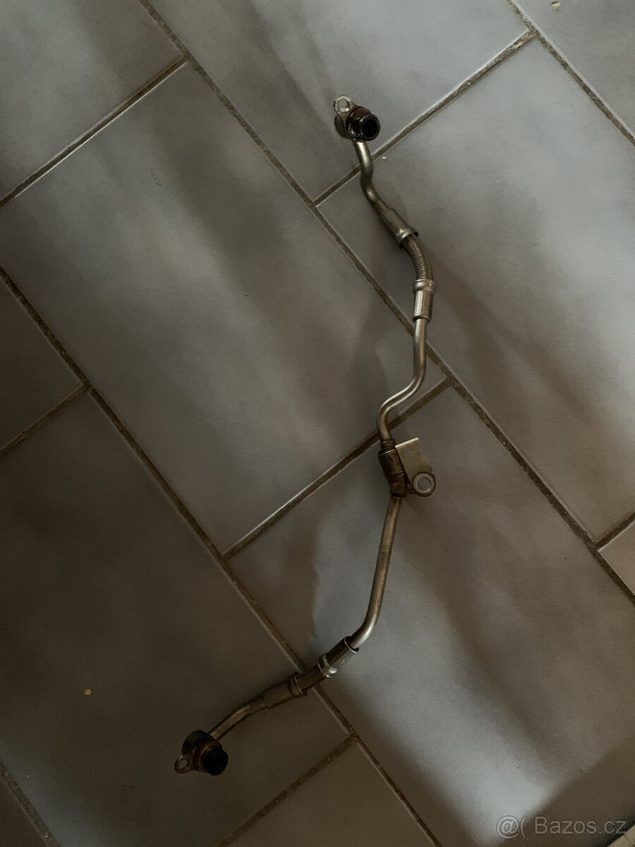 Vedení oleje k turbům N54