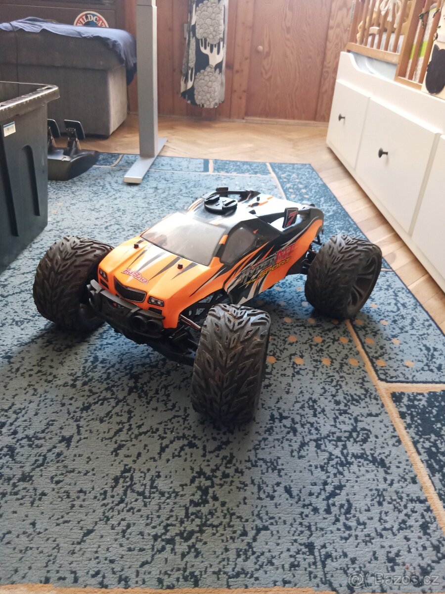 RC auto 1/8