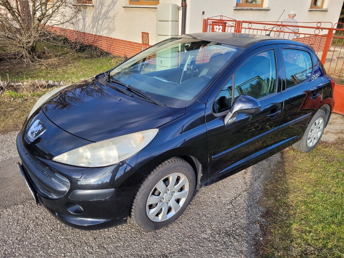 Peugeot 207 1,4 70kW 2007