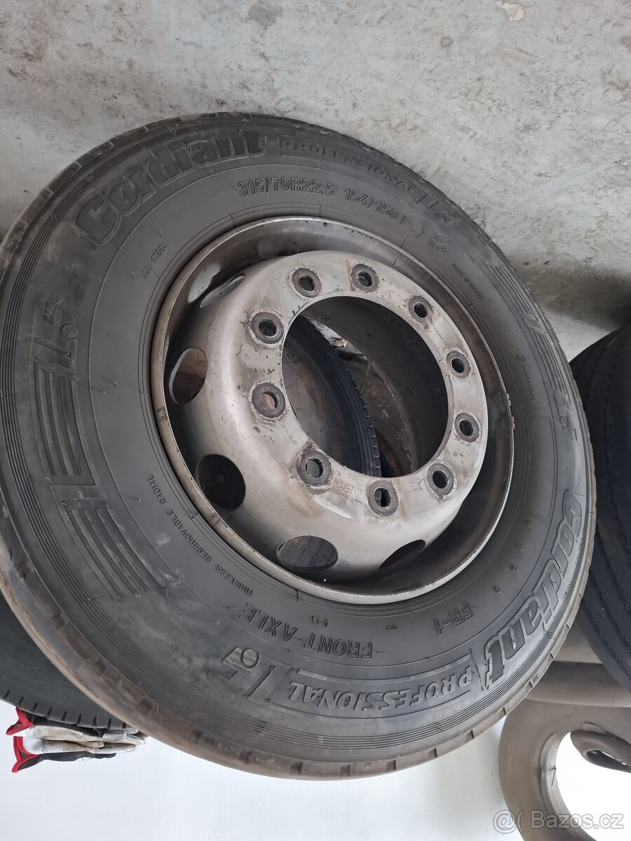 Pneu 315/70 -22,5