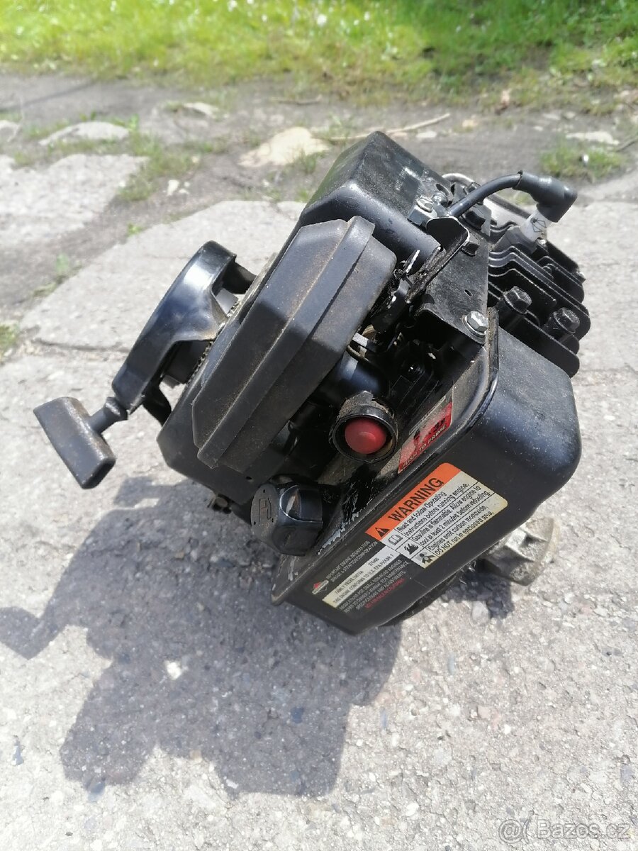 Motor ze sekačky Mountfield