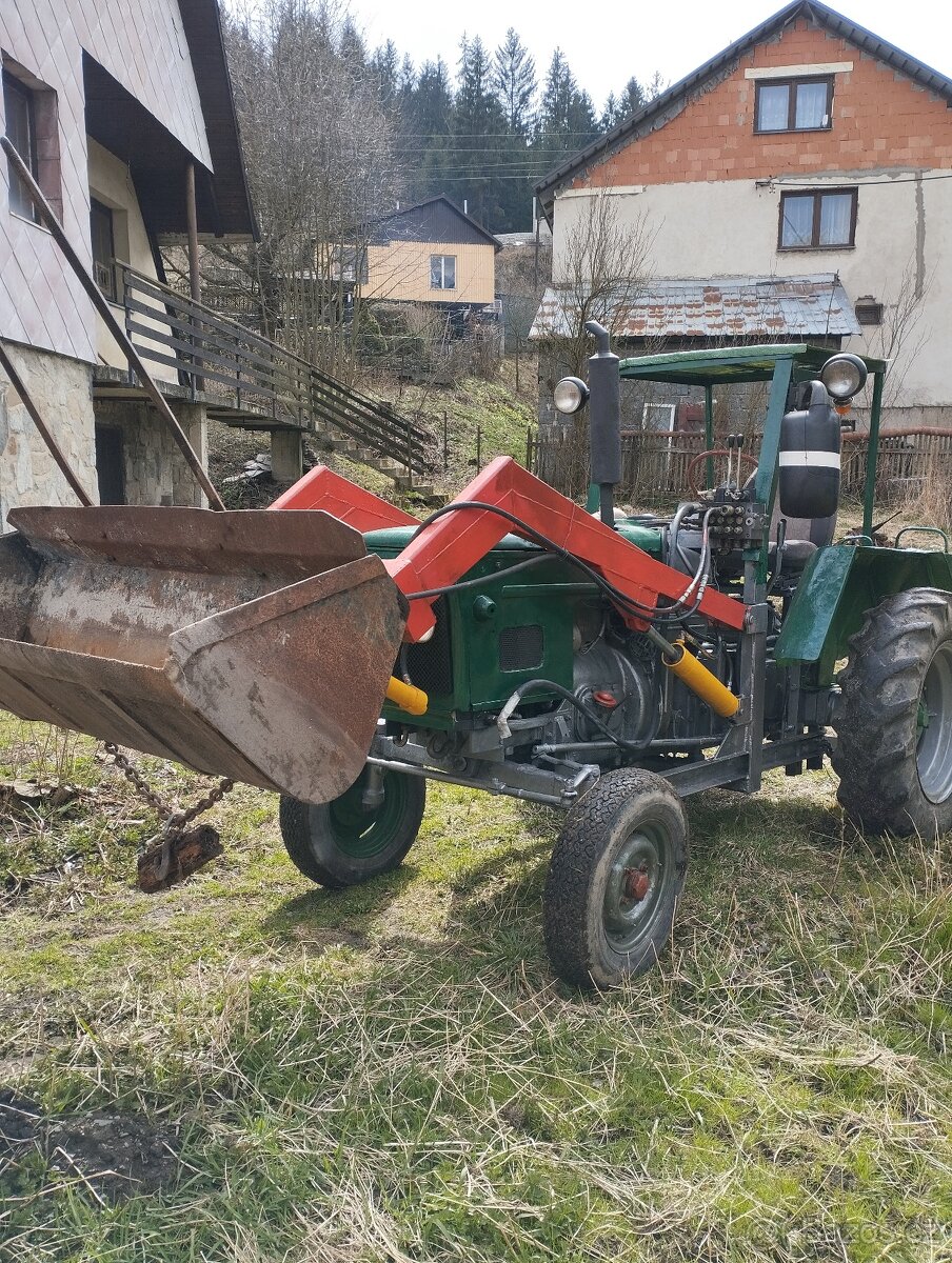 Zetor 25 s nakladačem