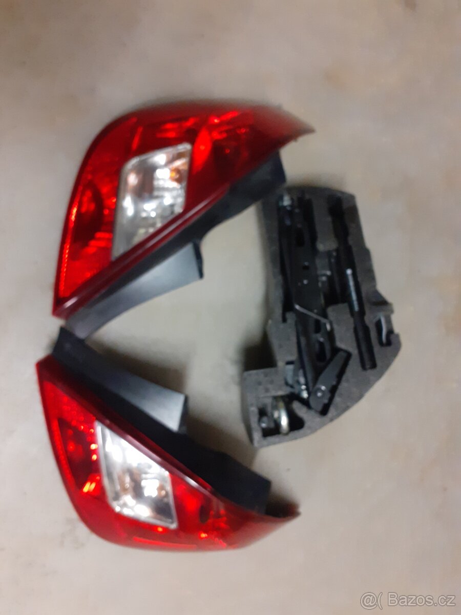 Opel Corsa D - zadni světla 2014
