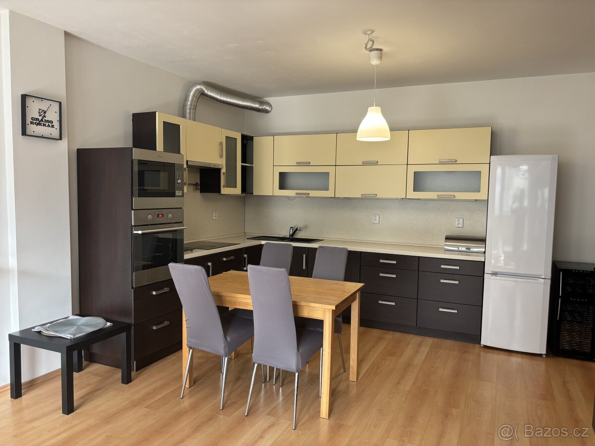 Pronájem bytu 2+kk, Bělehradská, Pardubice,  21.900Kč/měs, 6