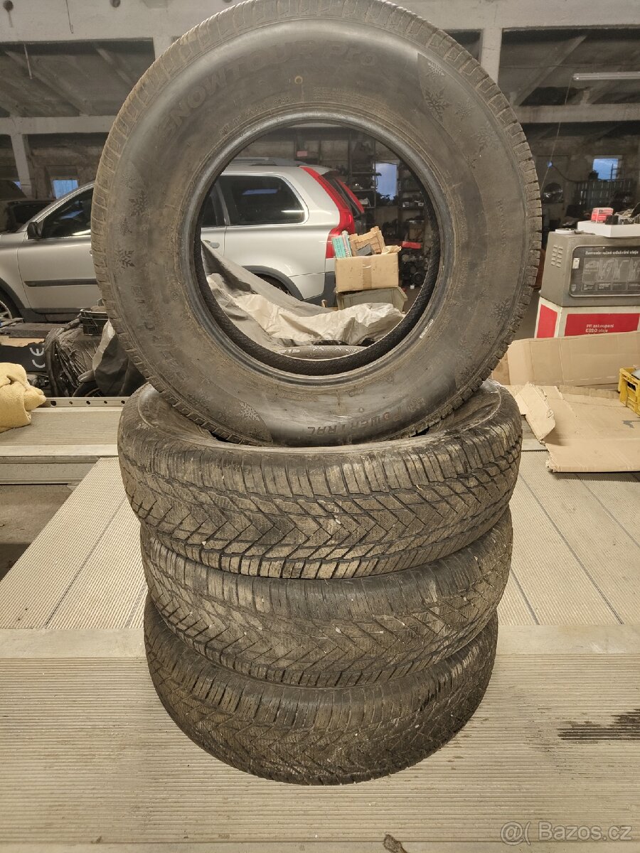 Pneu 225/70 R 16, zimní