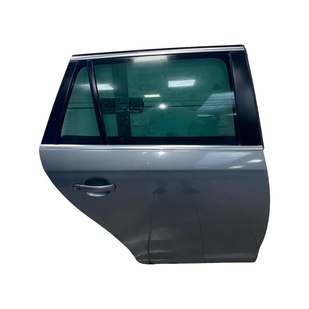 Pravé zadní dveře šedá metalíza LD7X VW Golf 5 kombi 2010