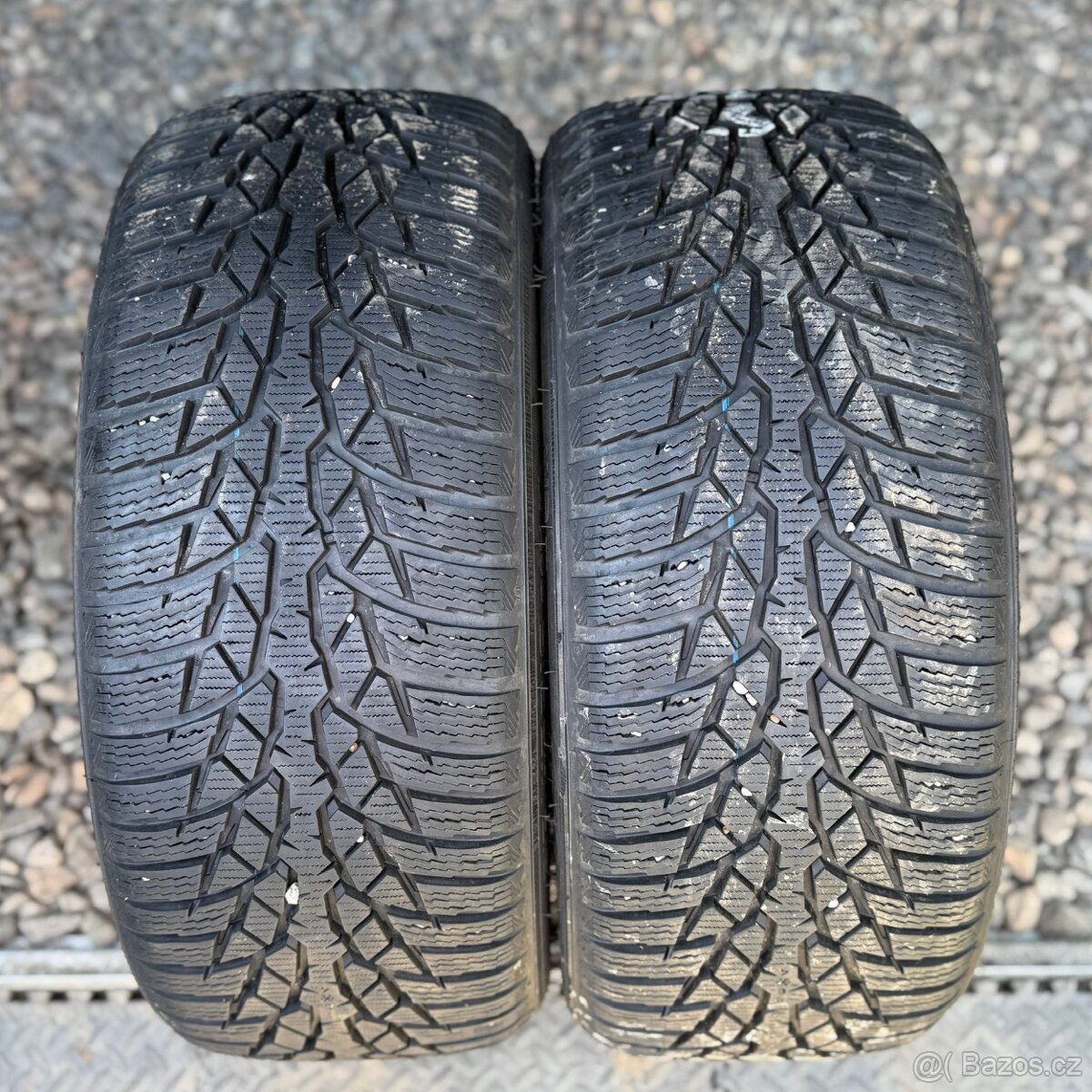 215/45/16 - Nokian zimní pár pneu