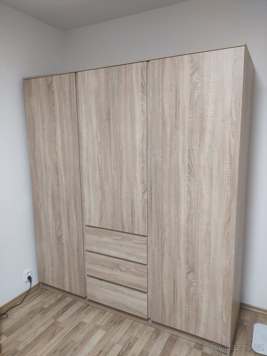 Prodám šatní skříň Limfjorden (JYSK)