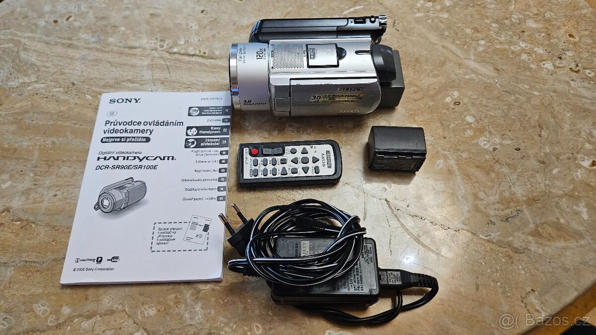 Prodám videokameru SONY DCR-SR90E